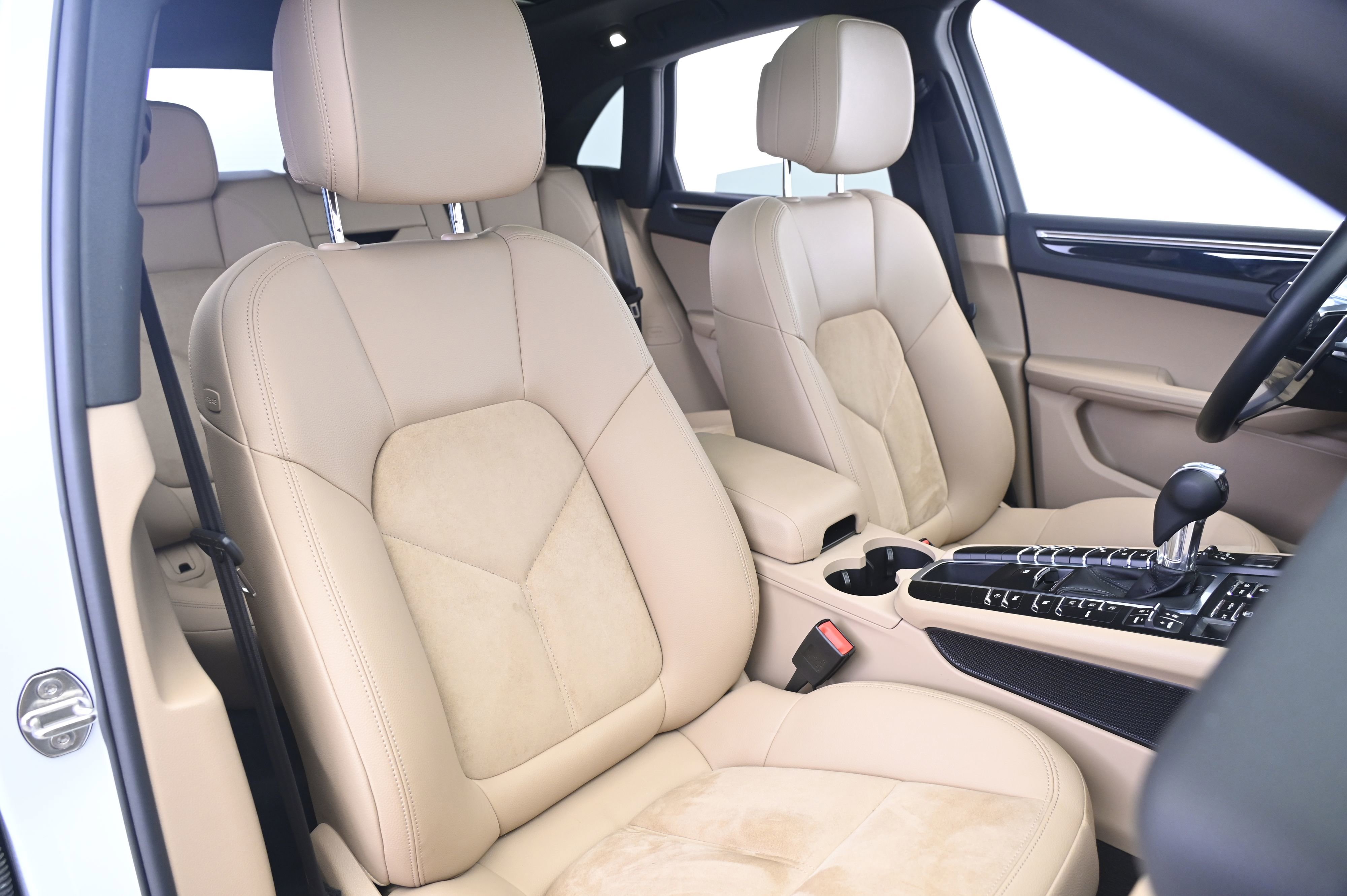 Used 2019 Porsche Macan image 24