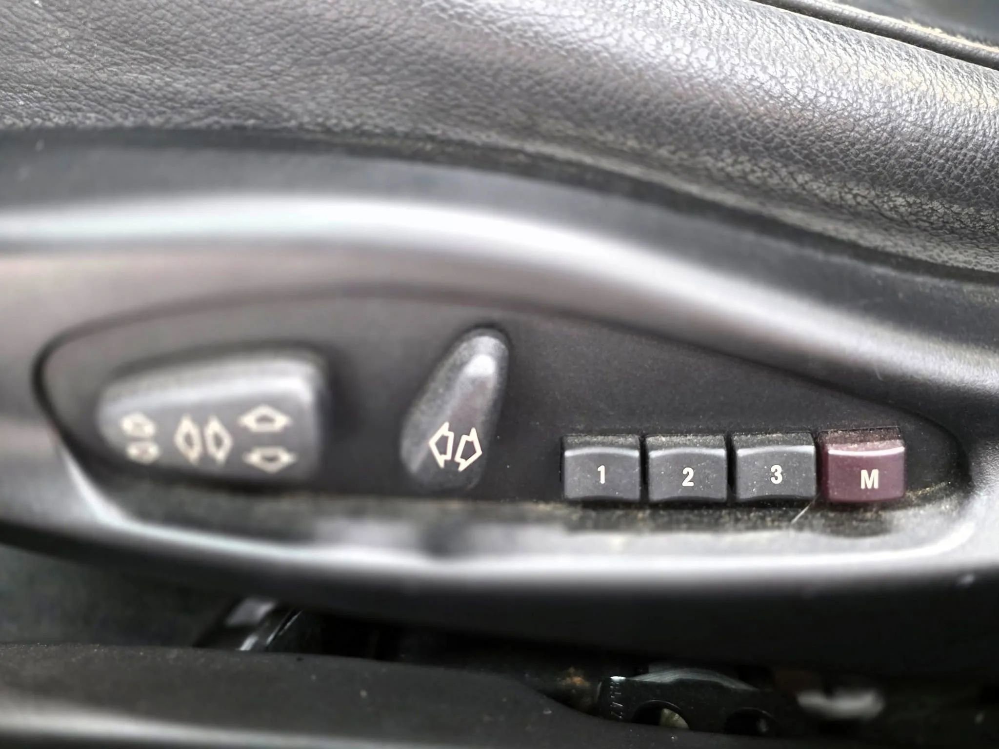 Used 2003 BMW 325i Sedan image 27