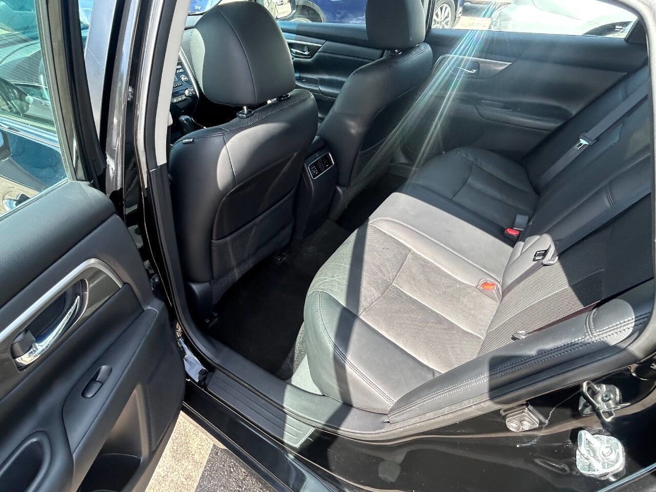 Used 2015 Nissan Altima 2.5 SL FWD image 7