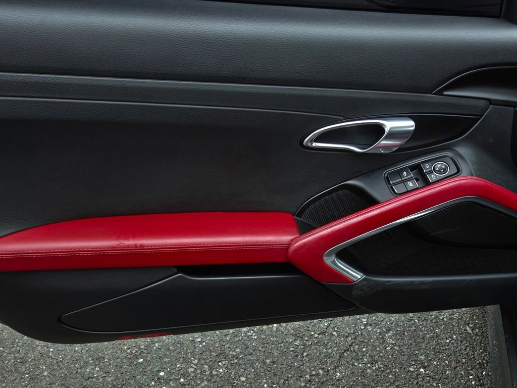 Used 2018 Porsche 718 Cayman image 12