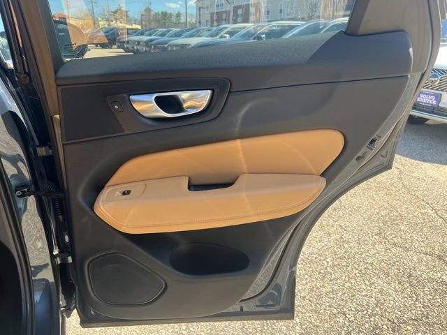 Certified 2023 Volvo XC60 B5 Ultimate w/ Protection Package AWD/4WD image 18