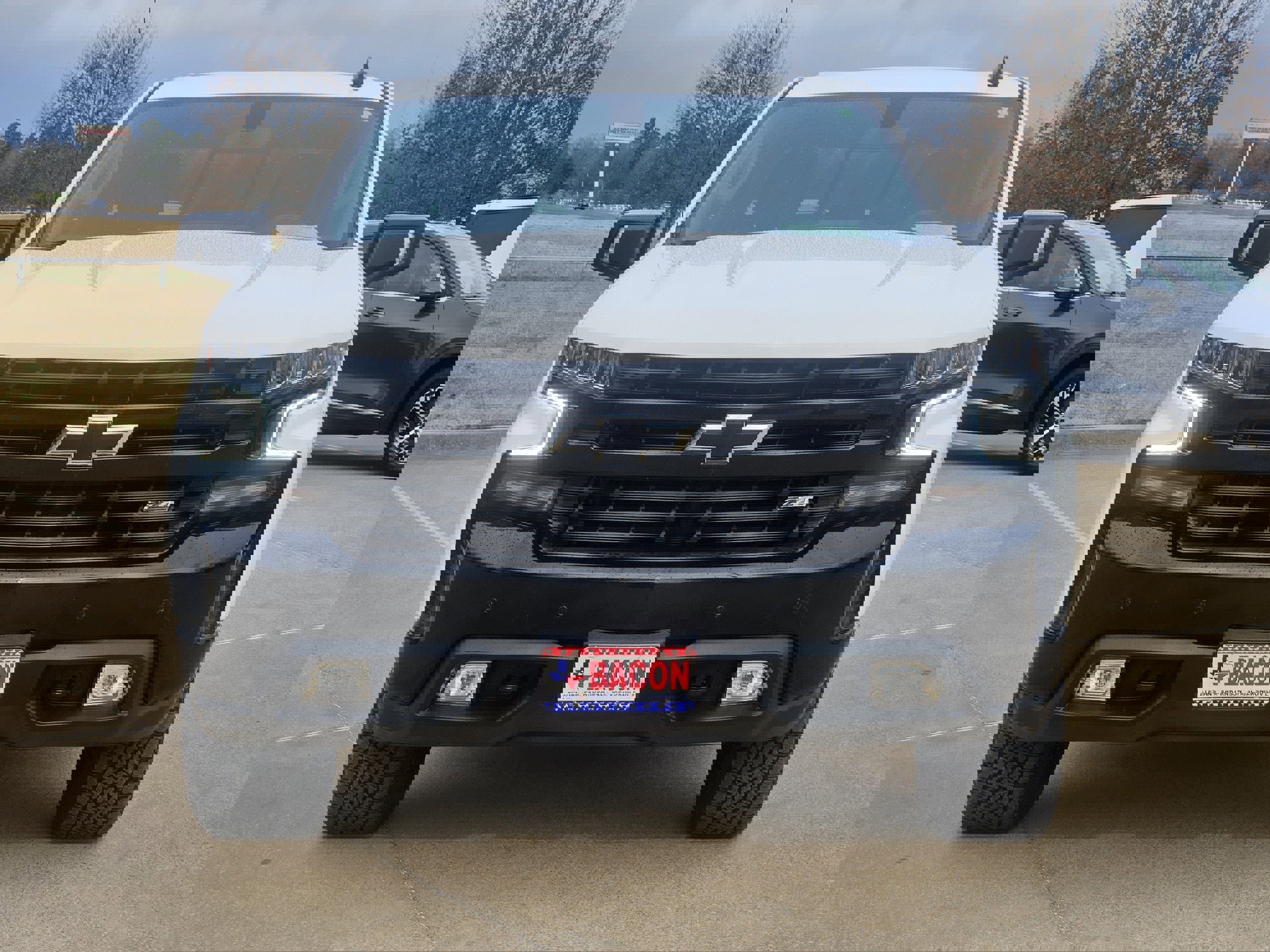 Used 2021 Chevrolet Silverado 1500 LT Trail Boss w/ Convenience Package II image 2