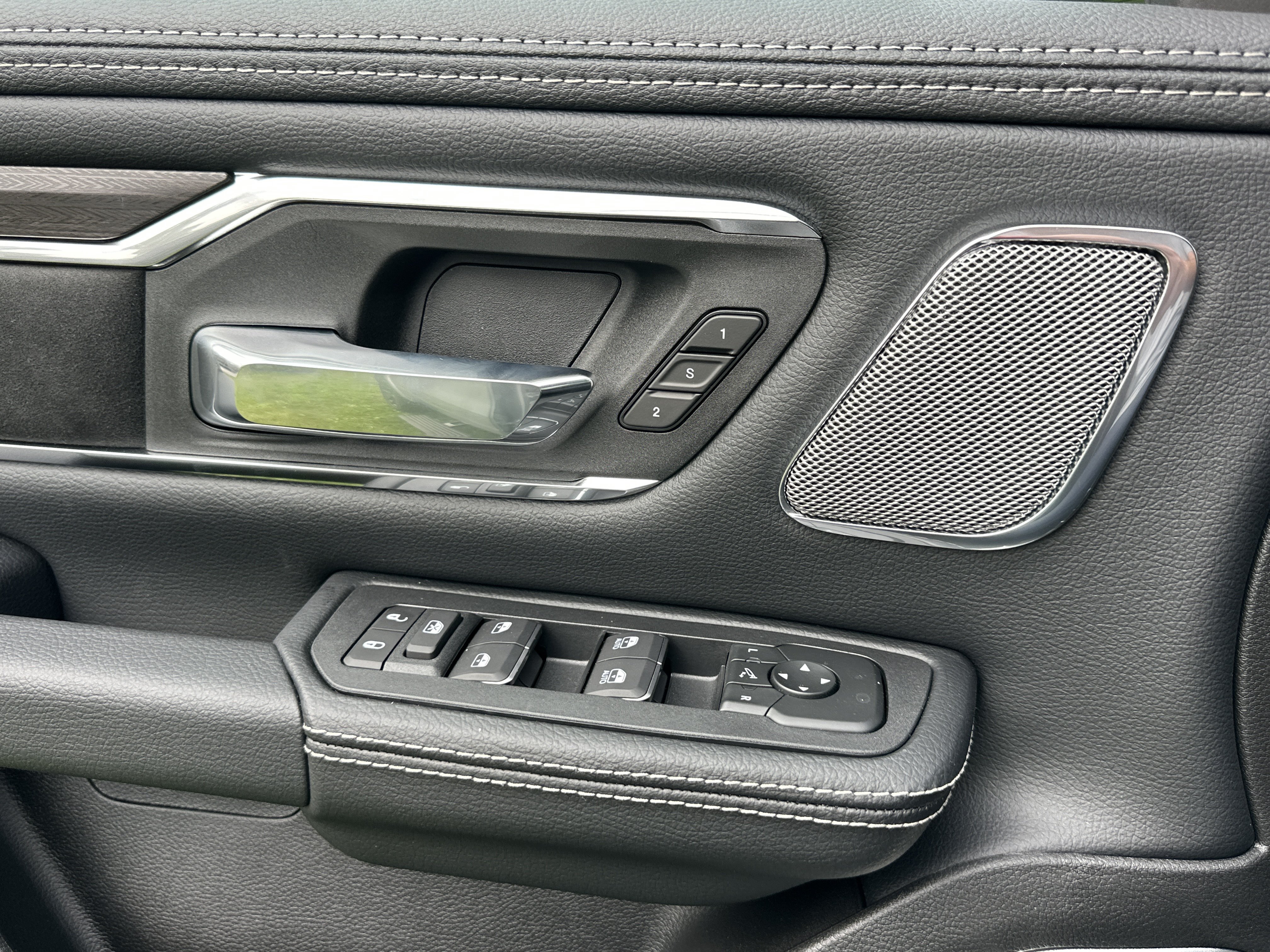 New 2027 RAM 1500 Laramie AWD/4WD image 14