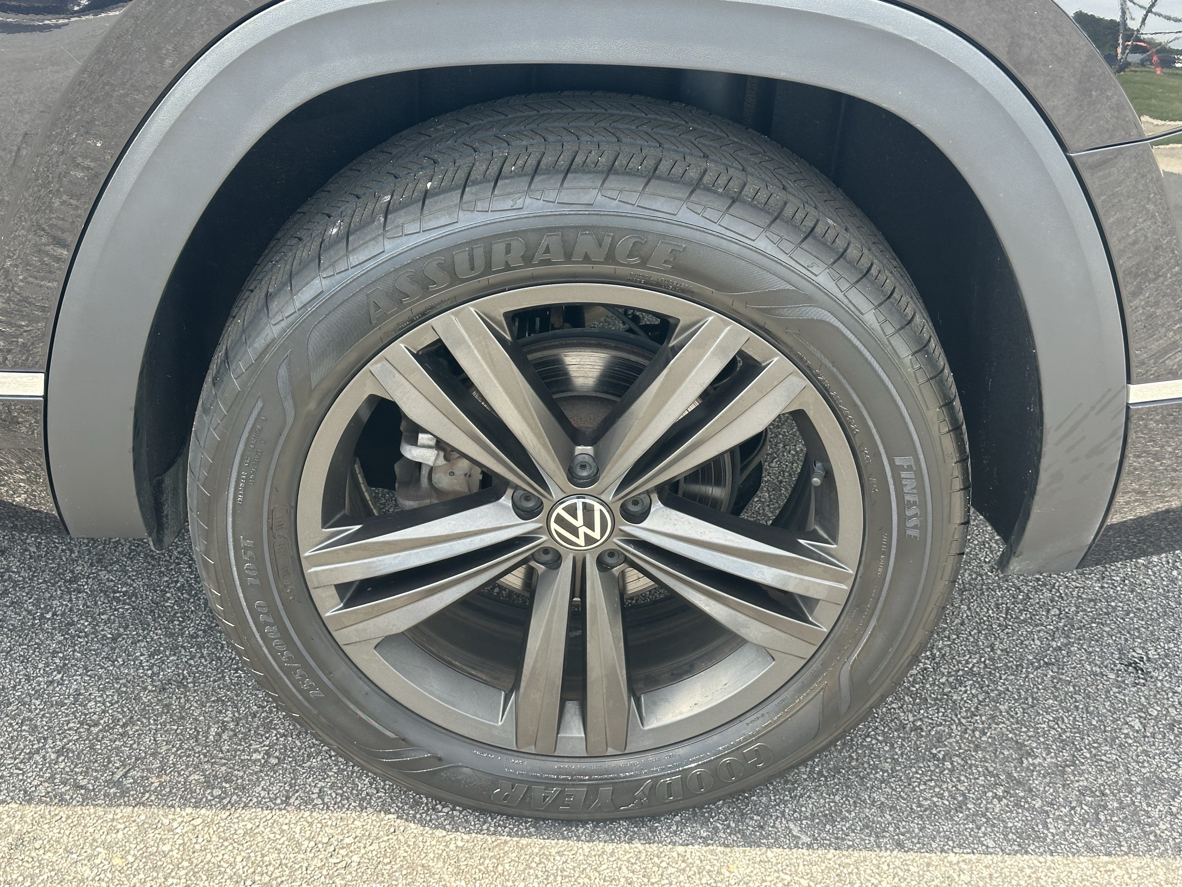 Used 2022 Volkswagen Atlas SEL R-Line AWD/4WD image 18