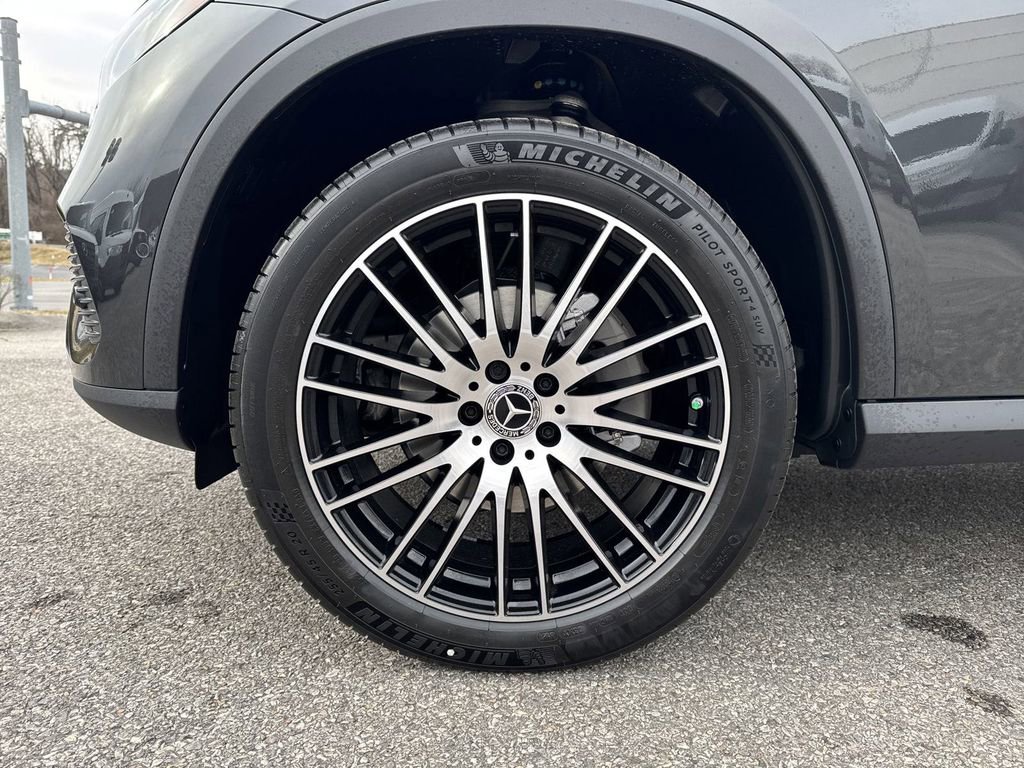 New 2025 Mercedes-Benz GLC 300 4MATIC image 8