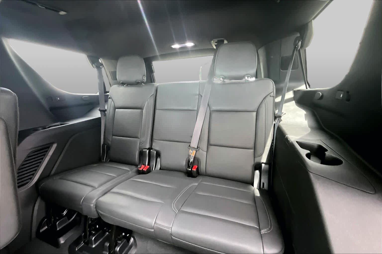 Used 2024 Chevrolet Tahoe Z71 w/ Z71 Off-Road Package AWD/4WD image 37