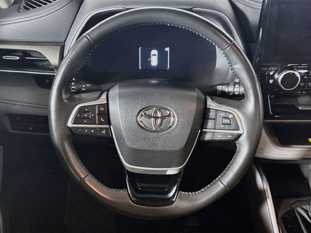 Used 2023 Toyota Highlander Limited AWD/4WD image 13