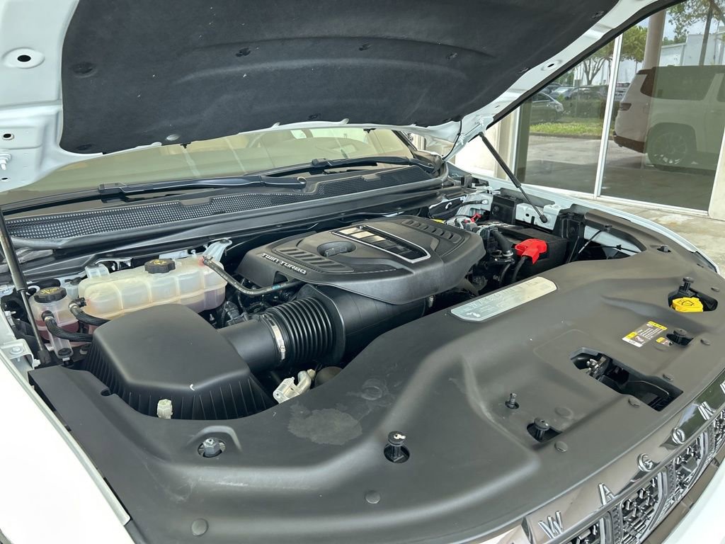 Used 2025 Jeep Grand Wagoneer L Series III w/ Rear Seat Video Group 1 image 11