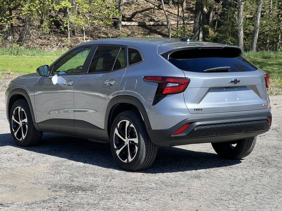 Used 2024 Chevrolet Trax RS FWD image 7