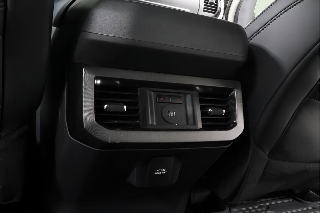 Used 2025 Ford F250 Platinum AWD/4WD image 28