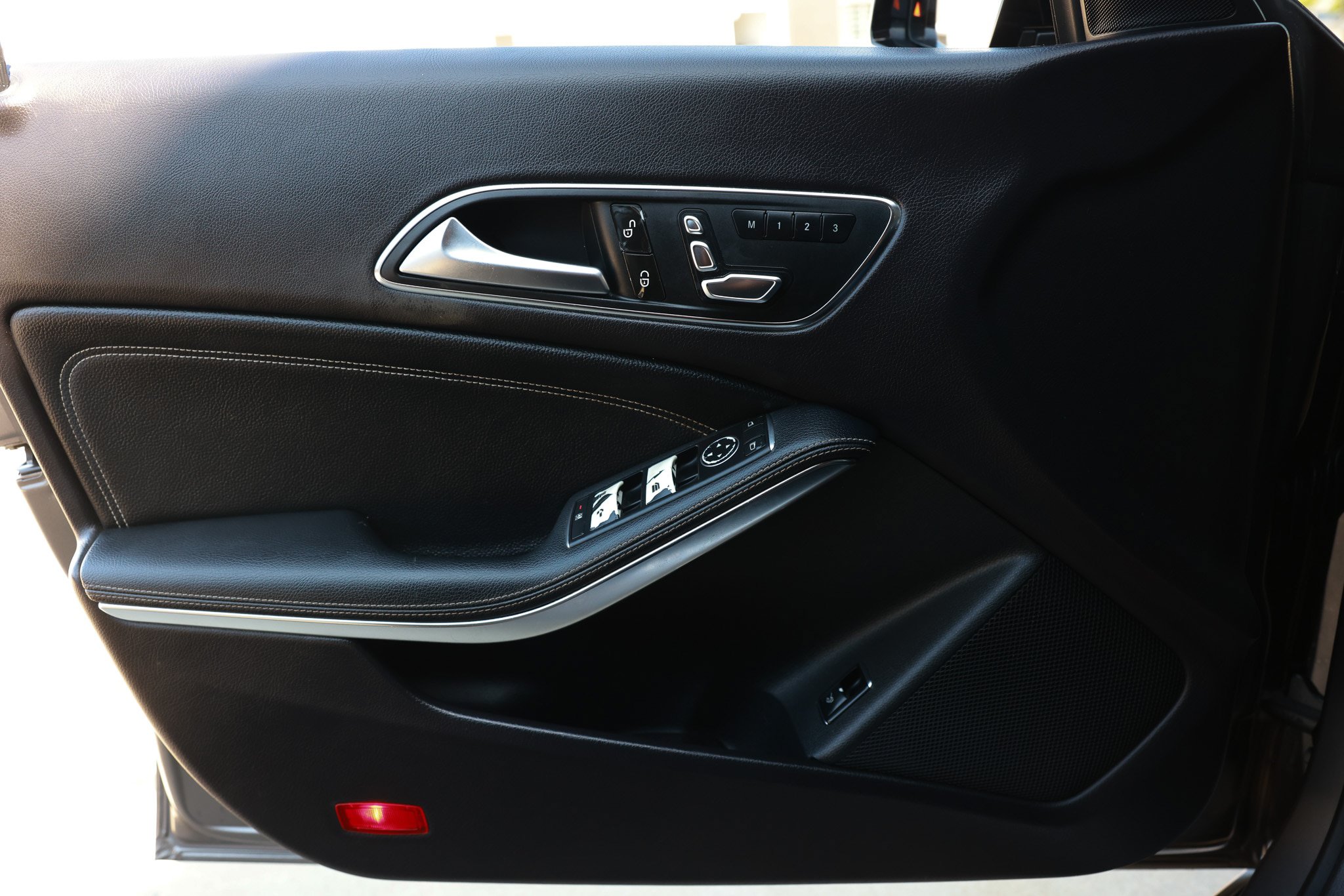 Used 2018 Mercedes-Benz CLA 250 w/ AMG Line Exterior image 47