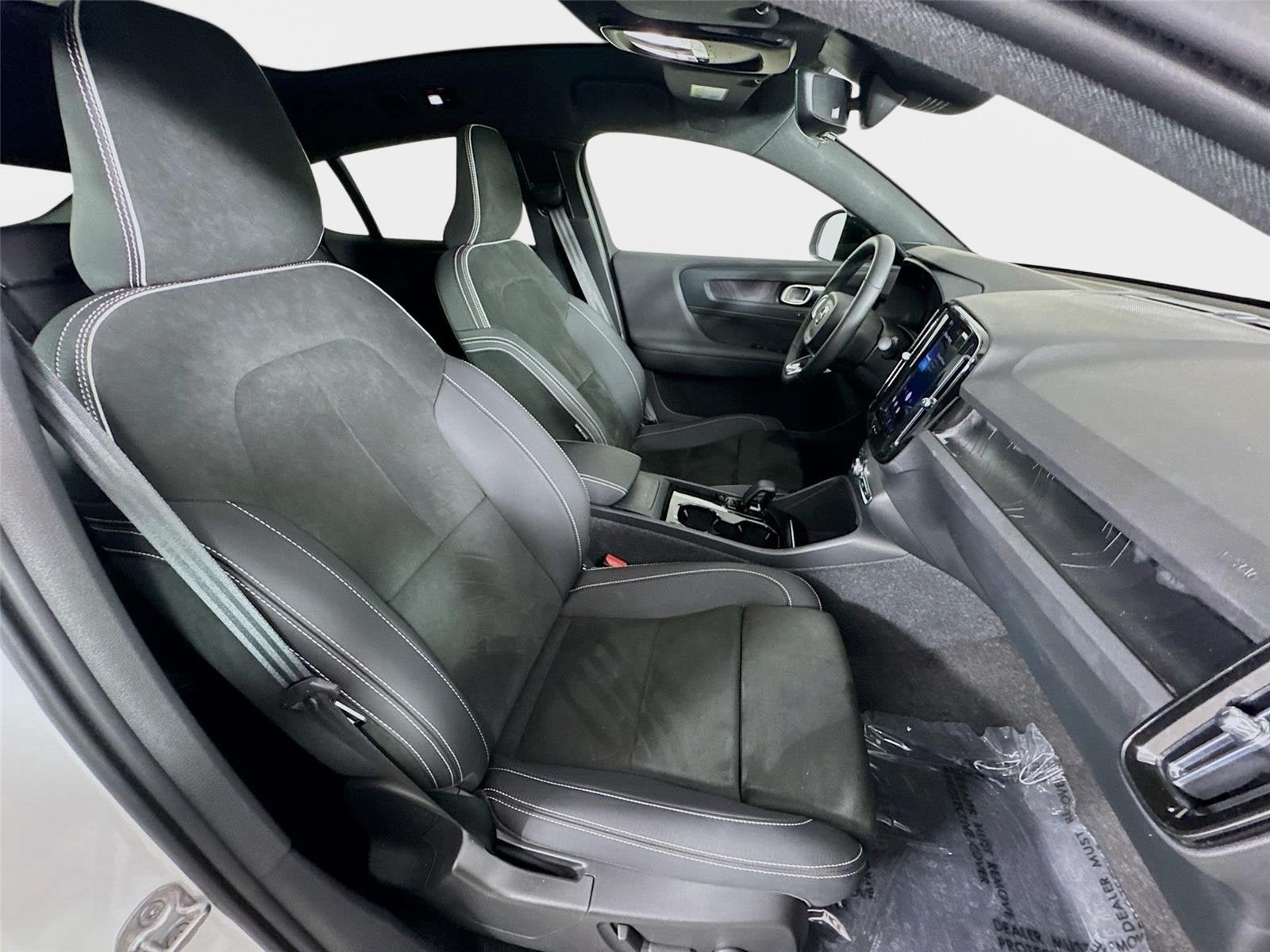 Used 2023 Volvo C40 P8 Recharge Plus AWD/4WD image 29