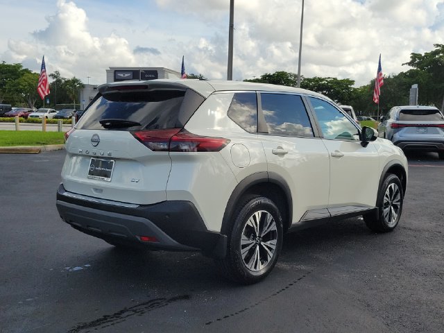 Used 2023 Nissan Rogue SV FWD image 4