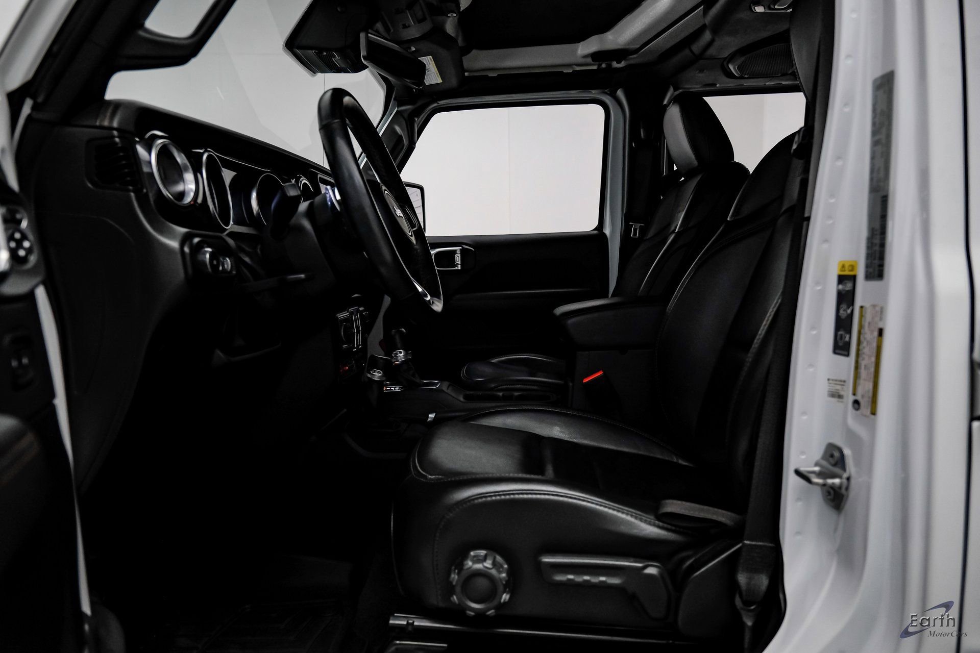 Used 2022 Jeep Wrangler Unlimited Rubicon w/ Xtreme Recon 35" Tire Package image 40