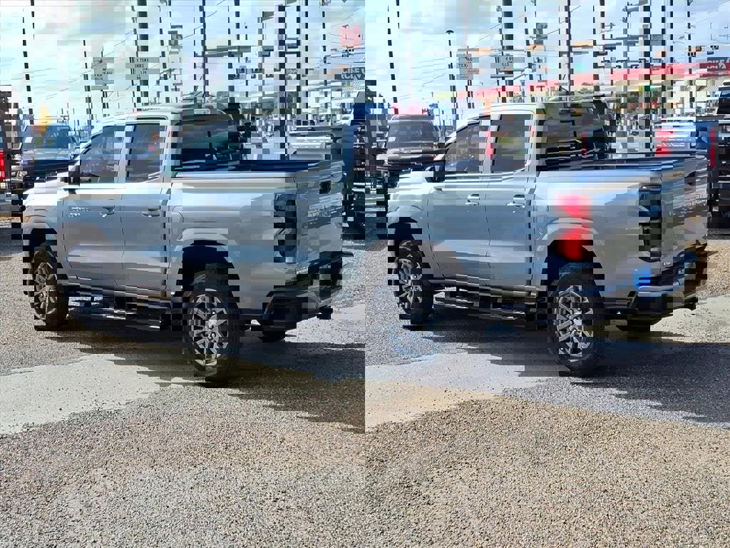 New 2026 Chevrolet Colorado LT image 3