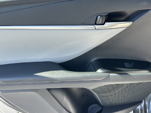 New 2026 Toyota Camry Hybrid FWD image 14