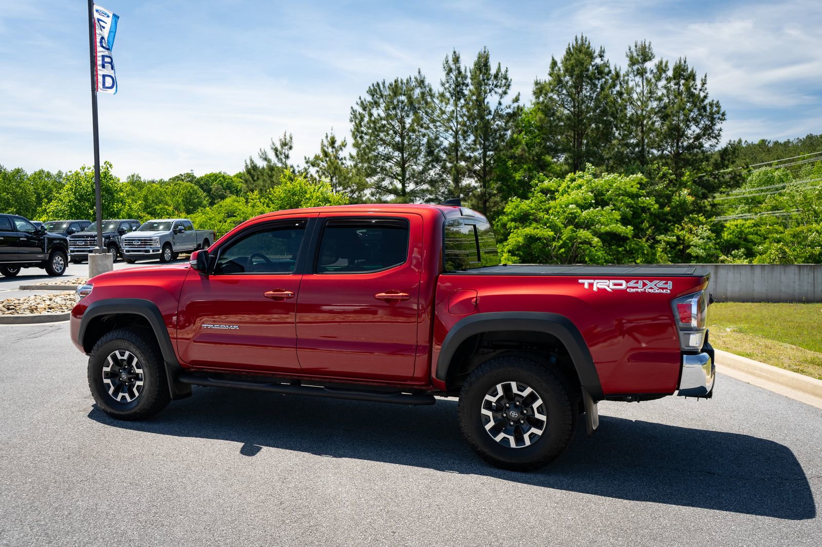 Used 2021 Toyota Tacoma TRD Off-Road AWD/4WD image 7