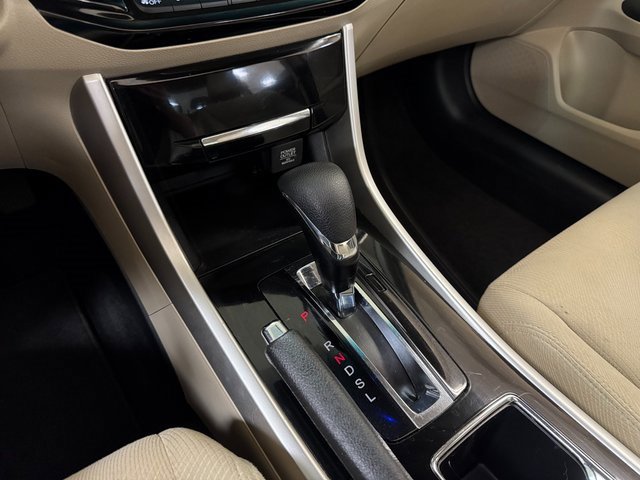 Used 2017 Honda Accord EX image 16