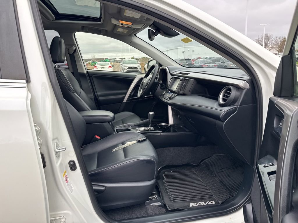 Used 2018 Toyota RAV4 Limited image 42