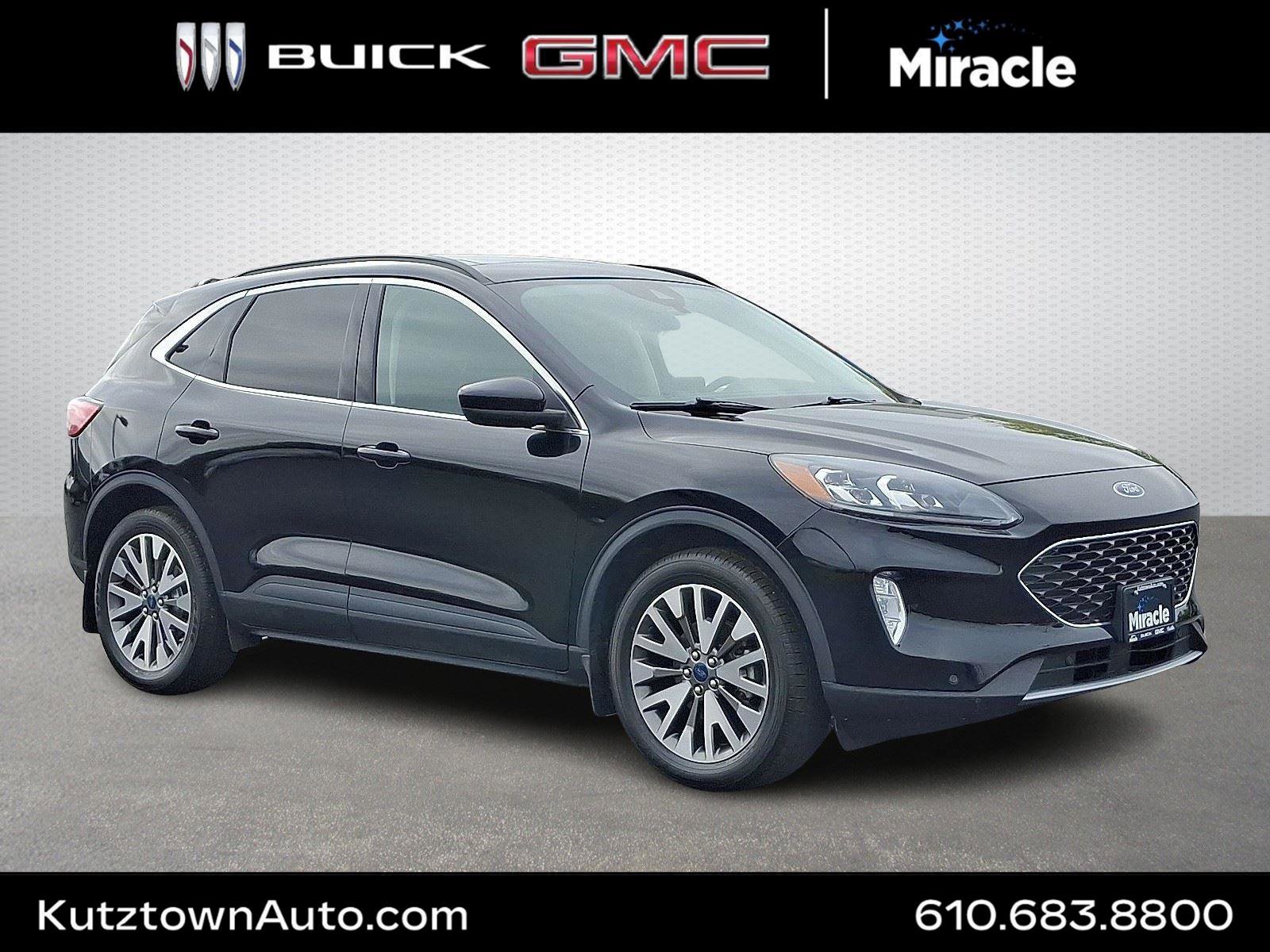 Used 2022 Ford Escape Titanium w/ Class II Trailer Tow Package