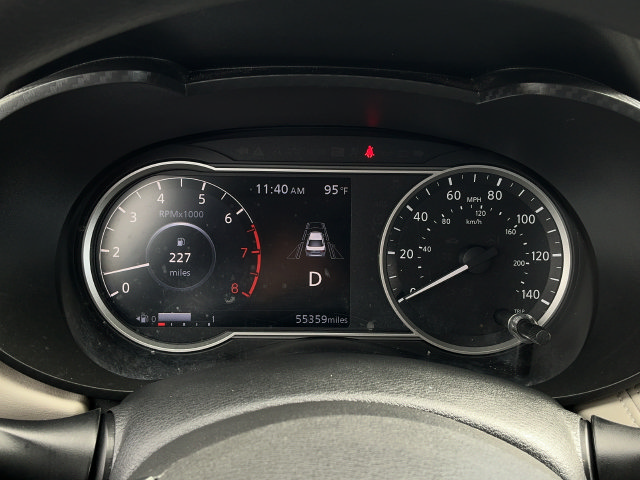 Used 2020 Nissan Versa SV FWD image 13