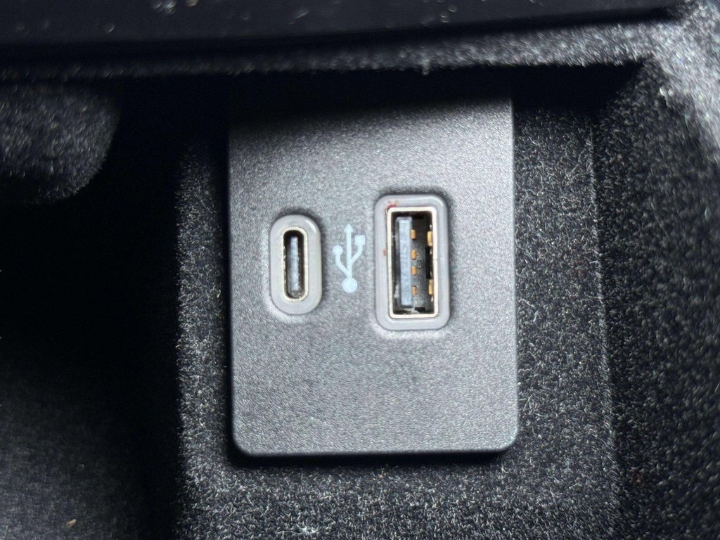 Used 2022 Lincoln Nautilus FWD w/ Premium Package image 12