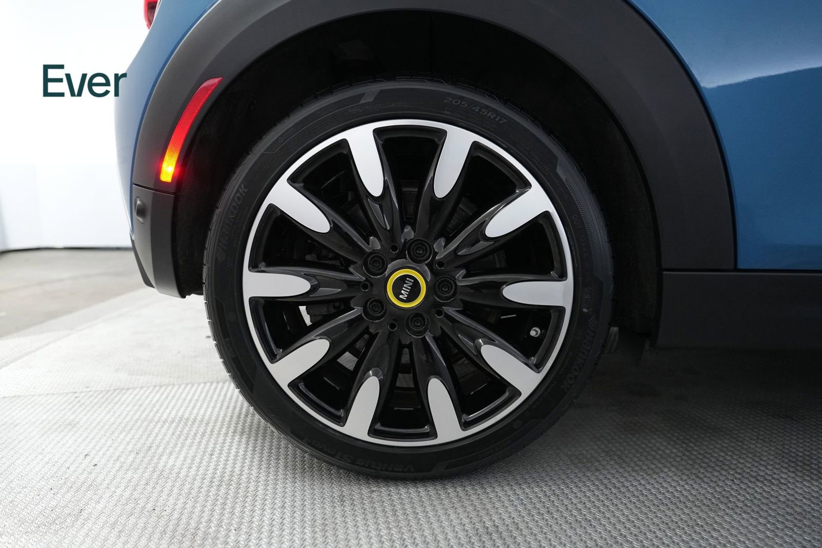 Used 2024 MINI Cooper SE image 22