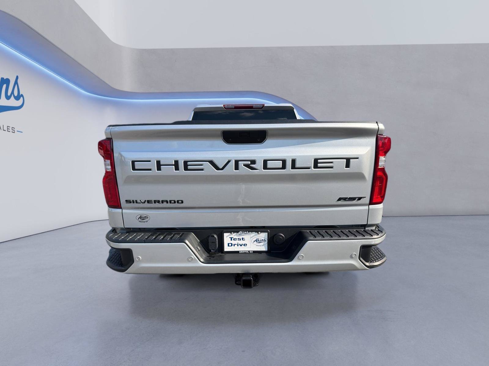 Used 2022 Chevrolet Silverado 1500 RST w/ LPO, Blackout Package AWD/4WD image 4