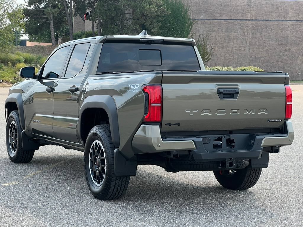 Used 2025 Toyota Tacoma TRD Off-Road w/ TRD Off Road Premium Package AWD/4WD image 18