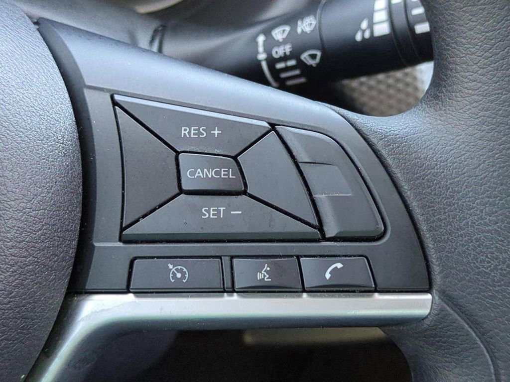 Certified 2019 Nissan Kicks SV image 22