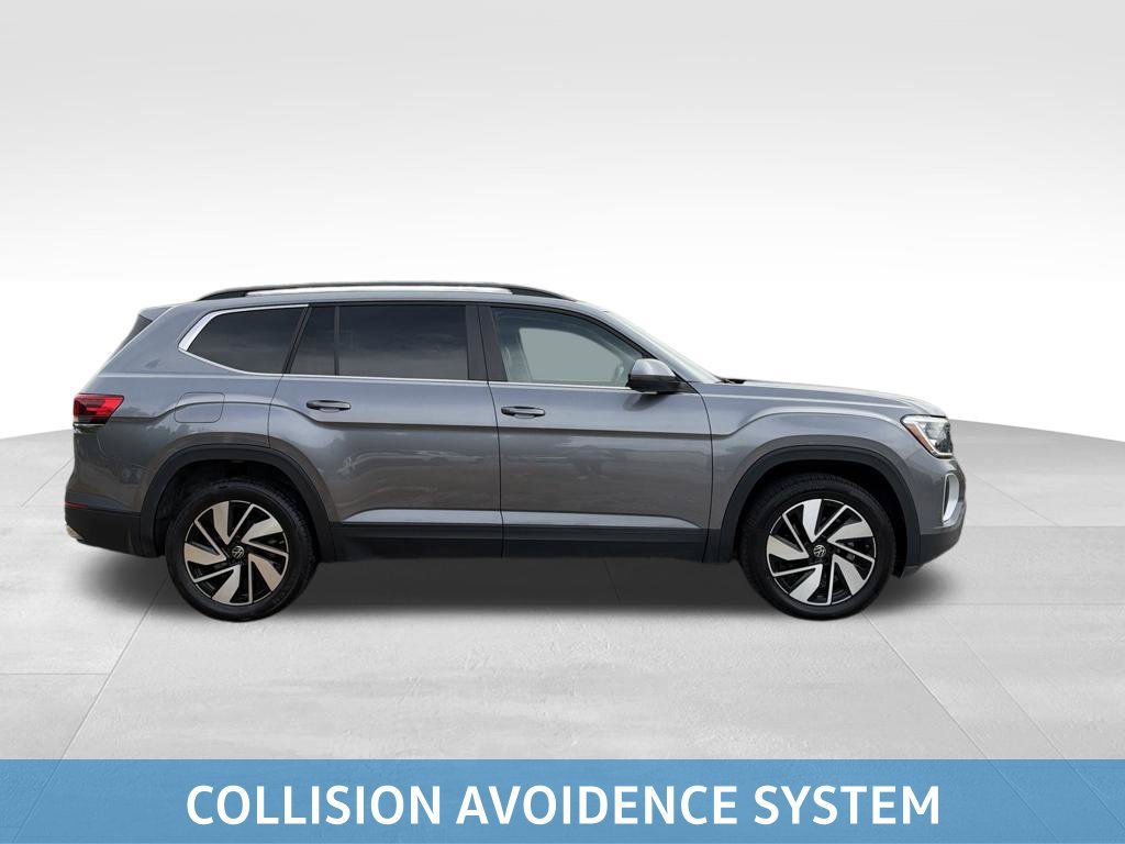 Used 2025 Volkswagen Atlas SE AWD/4WD image 13