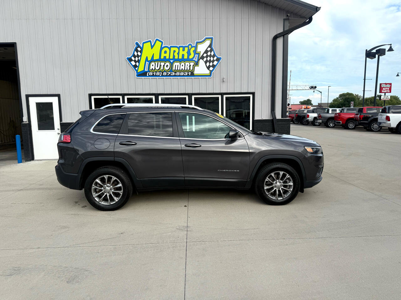 Used 2019 Jeep Cherokee Latitude Plus w/ Comfort/Convenience Group image 7