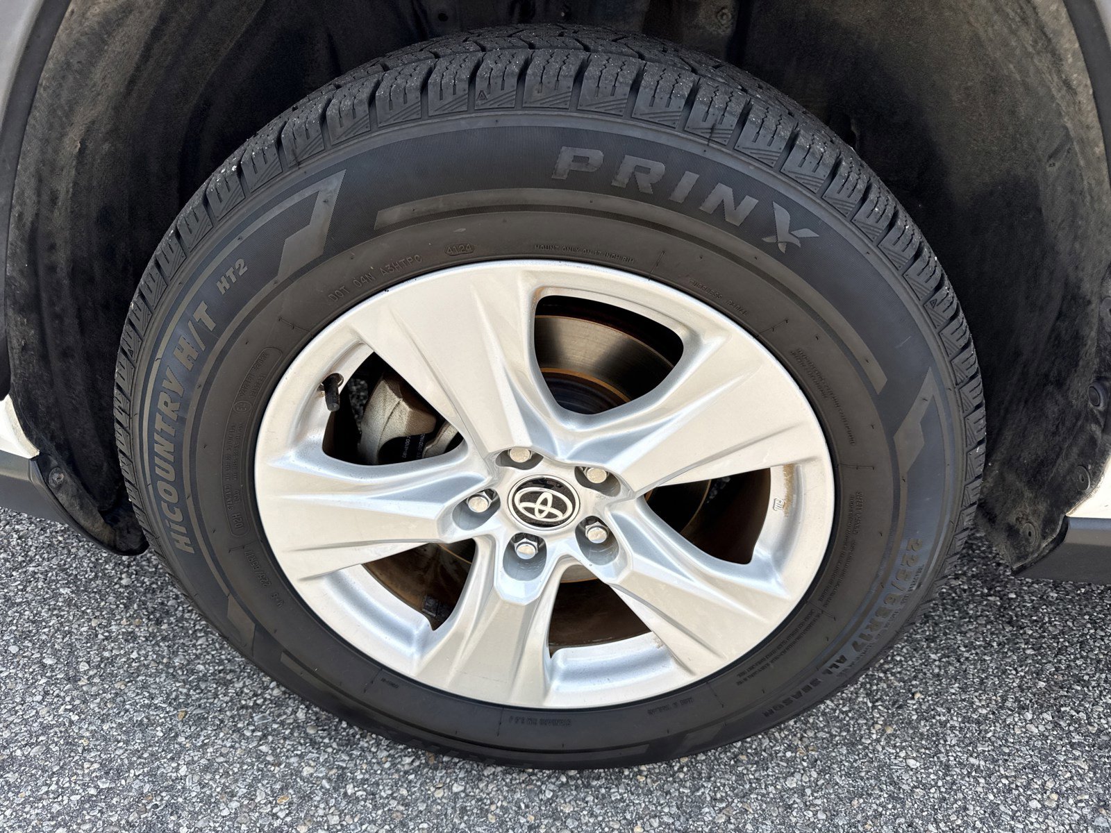 Used 2021 Toyota RAV4 XLE w/ Convenience Package FWD image 10