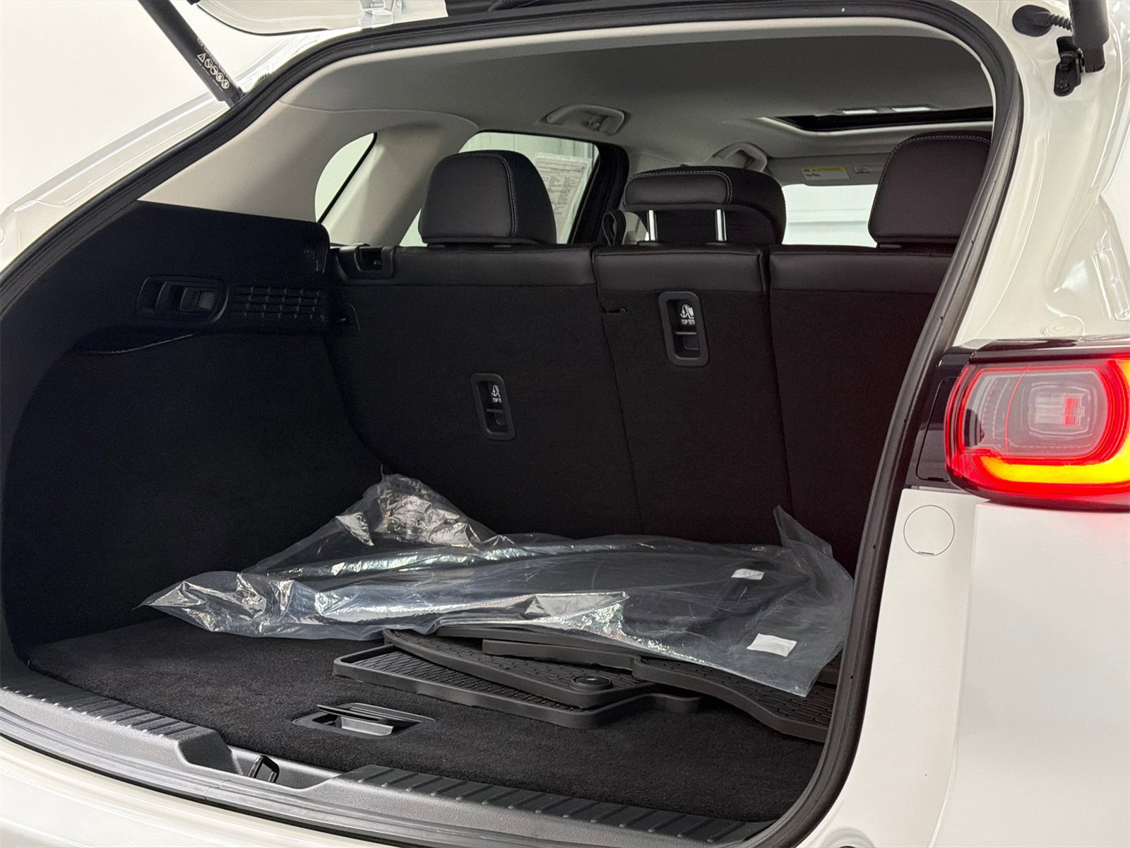 Used 2024 MAZDA CX-5 AWD 2.5 S w/ Preferred Package image 8