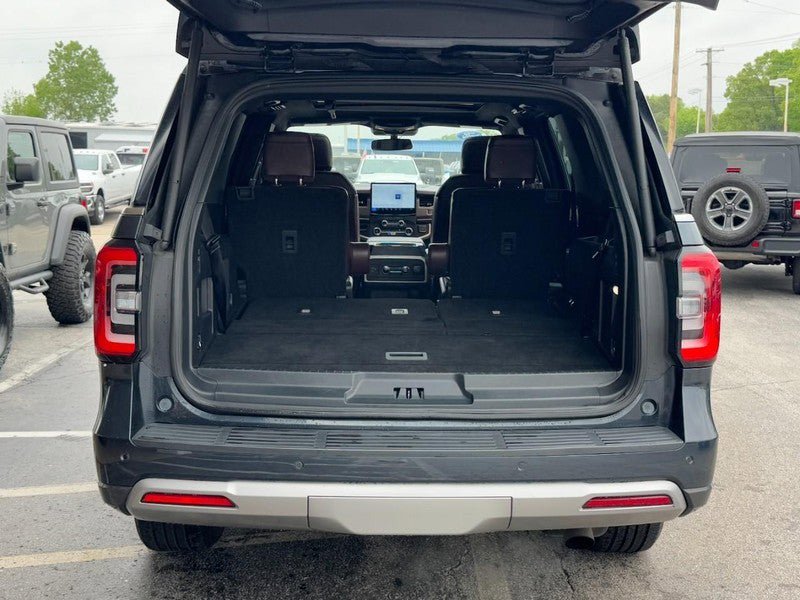 Used 2023 Ford Expedition Limited AWD/4WD image 5