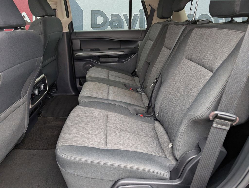 Used 2022 Ford Expedition XLT image 19