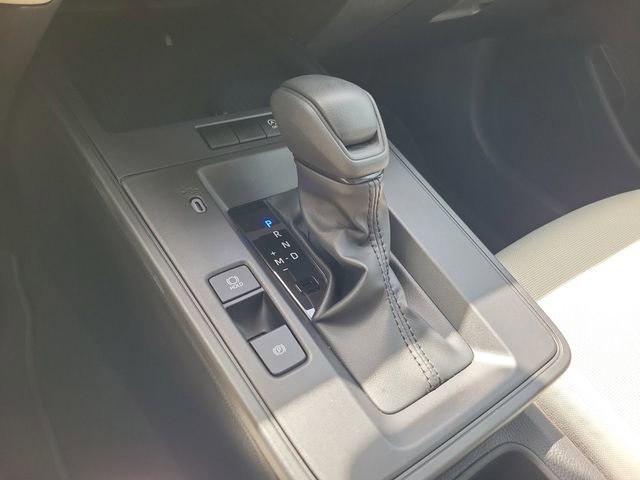 Used 2026 Toyota Corolla Cross L image 27