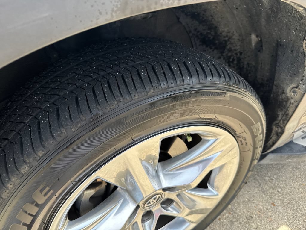 Used 2018 Toyota Highlander Limited FWD image 34