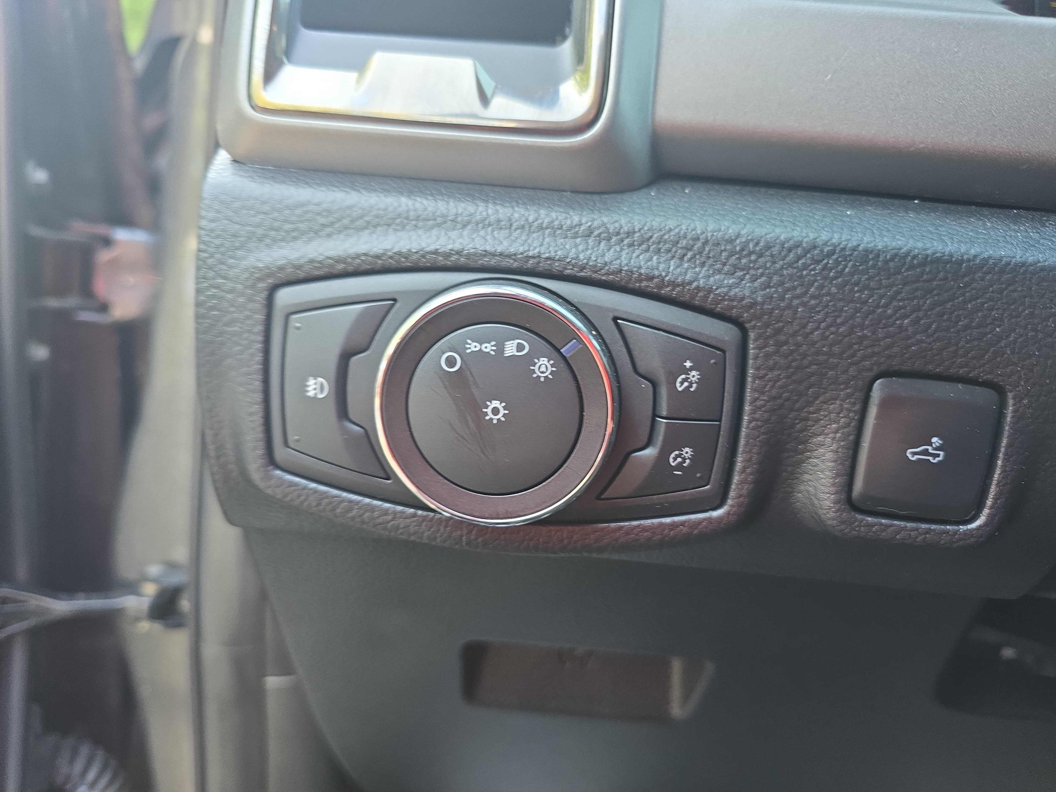 Used 2019 Ford Ranger XLT w/ Equipment Group 302A Luxury RWD image 26