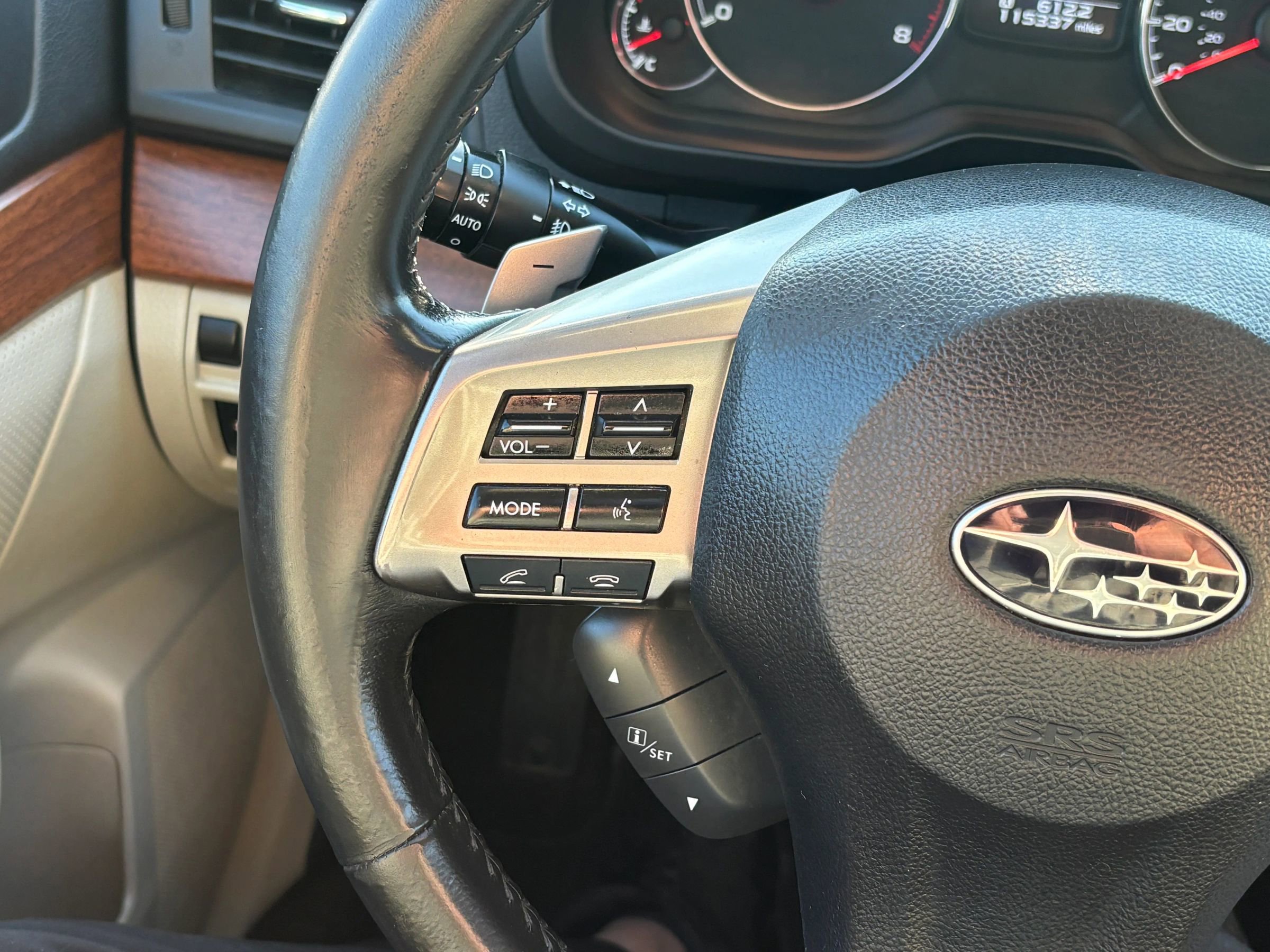 Used 2014 Subaru Outback 2.5i Limited w/ Moonroof Package AWD/4WD image 18