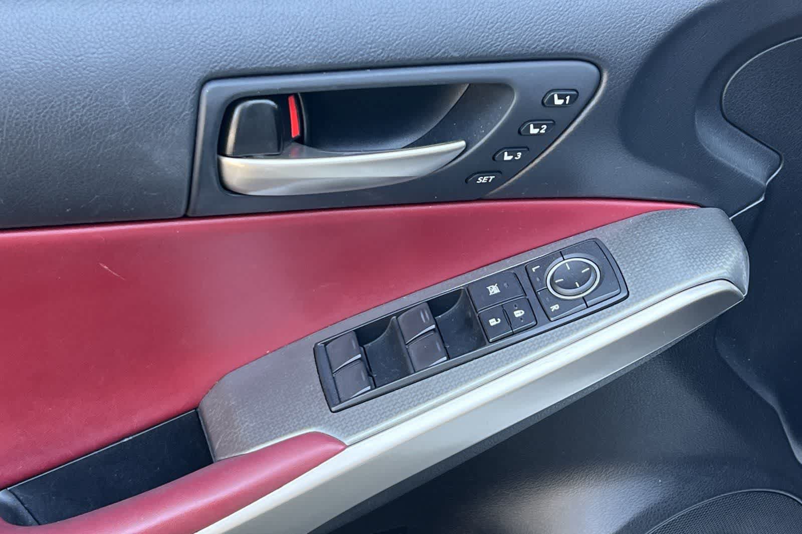 Used 2018 Lexus IS 300 F Sport RWD image 15