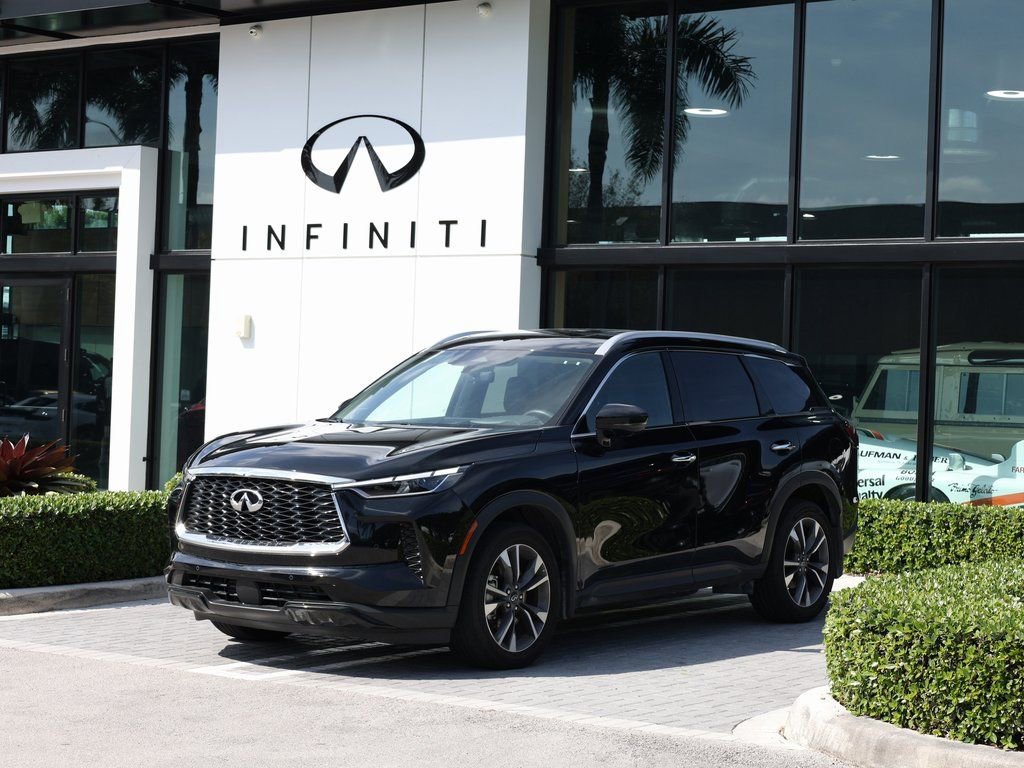 Certified 2025 INFINITI QX60 Luxe w/ Vision Package