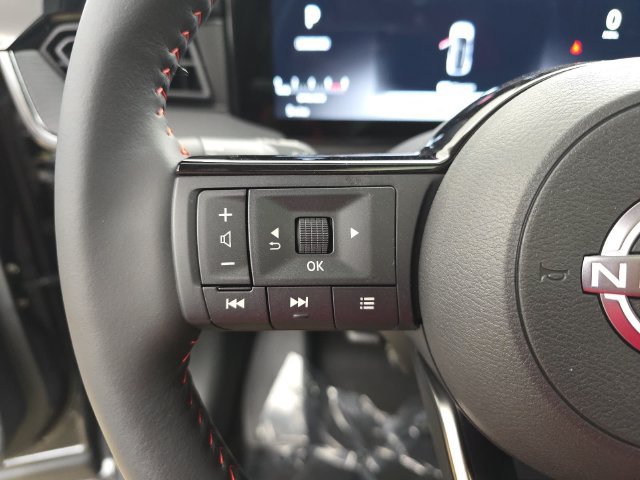 New 2027 Nissan Kicks SR w/ SR Premium Package FWD image 17
