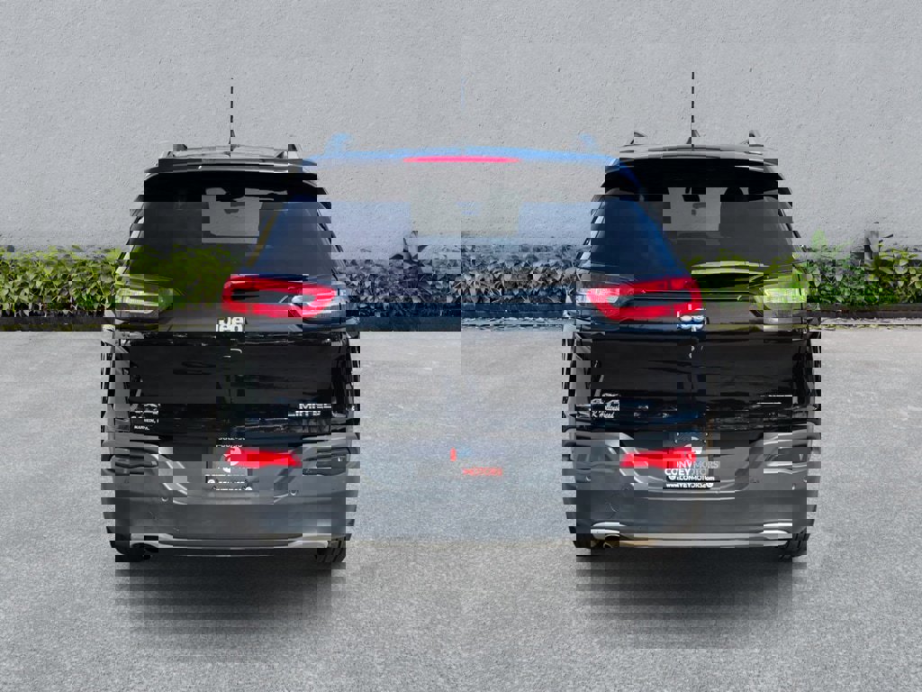 Used 2018 Jeep Cherokee Limited image 6