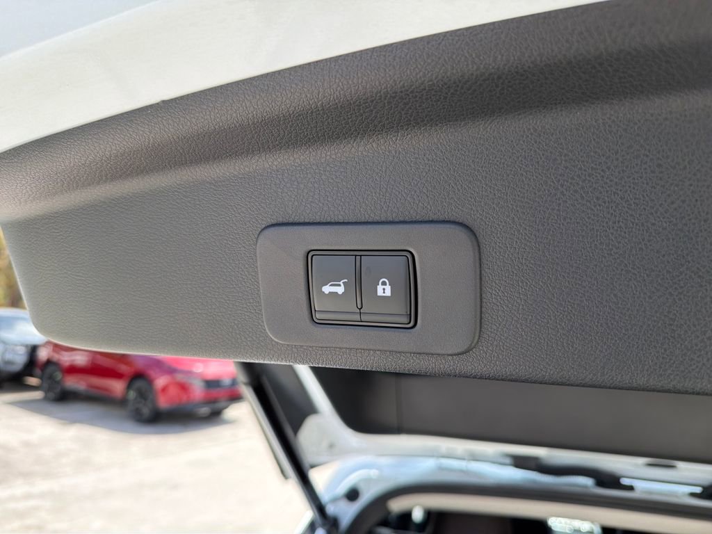 Used 2025 Nissan Murano Platinum image 34