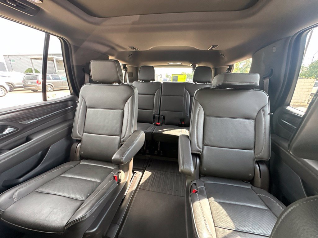 Used 2024 GMC Yukon Denali w/ Advanced Technology Package AWD/4WD image 16