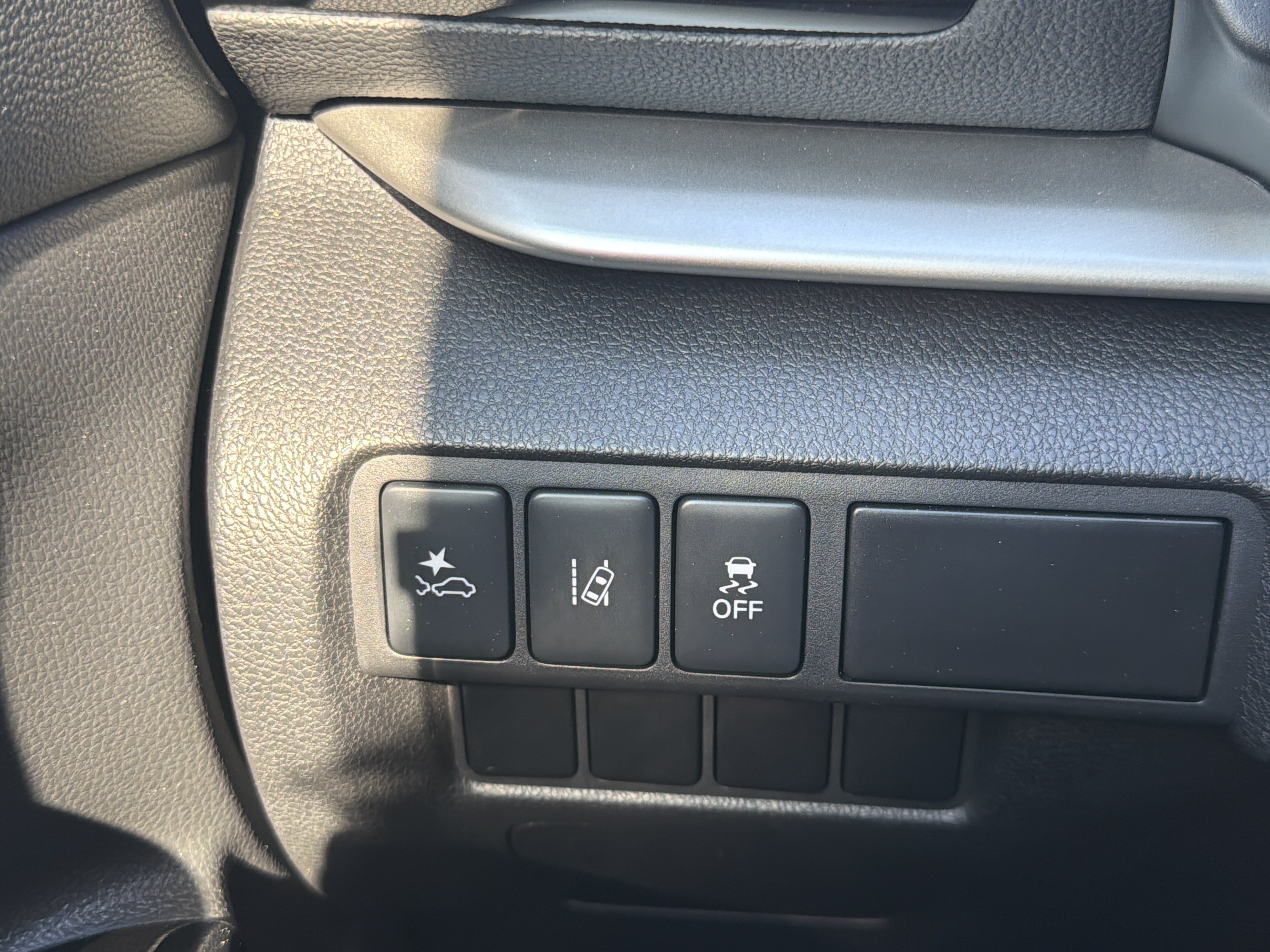 Used 2024 Mitsubishi Eclipse Cross LE AWD/4WD image 13