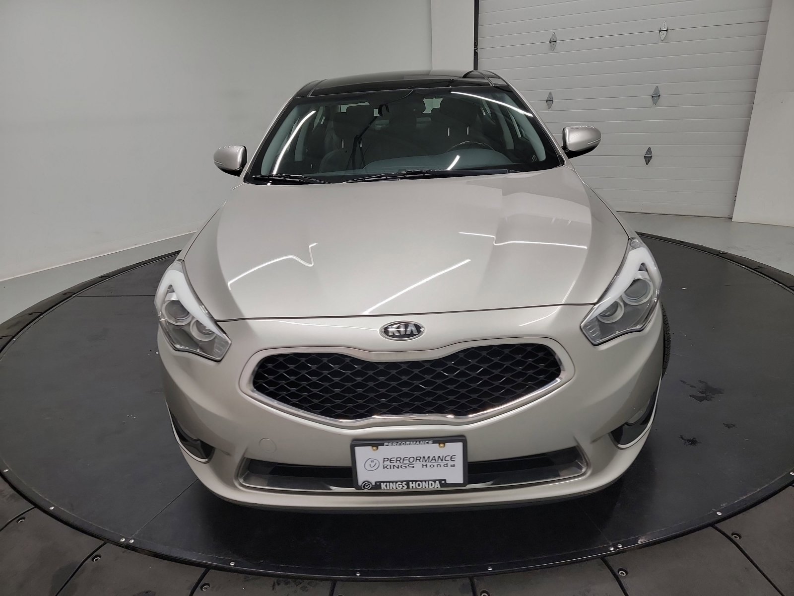 Used 2015 Kia Cadenza Premium image 2