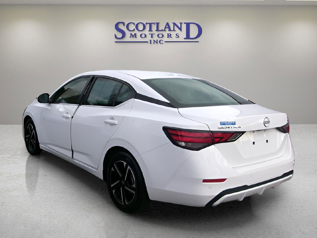 Used 2024 Nissan Sentra SV FWD image 8
