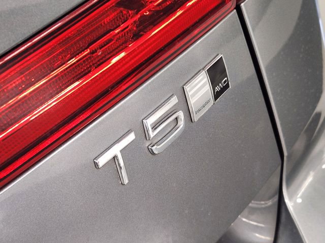 Used 2020 Volvo XC60 T5 Inscription w/ Protection Package Premier image 13